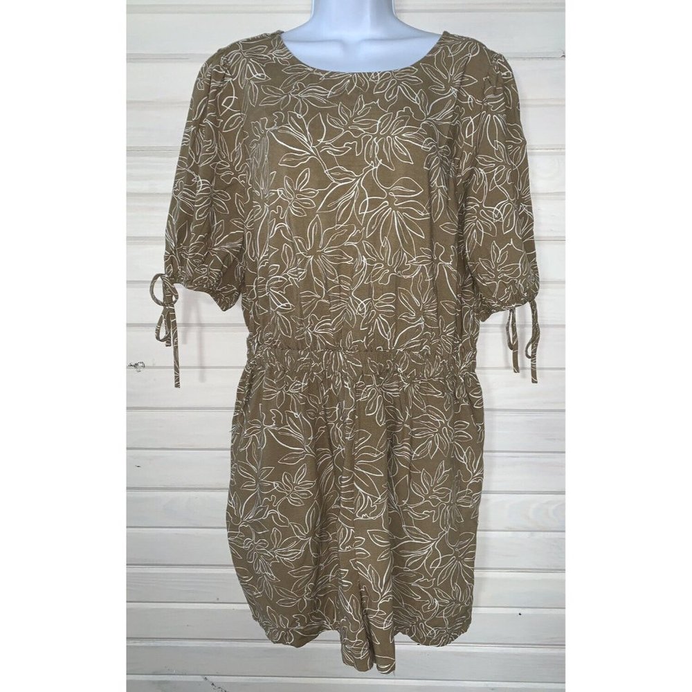 NWT LOFT BEACH Romper Sz MEDIUM Floral Khaki White Floral Cut Out Back Rayon